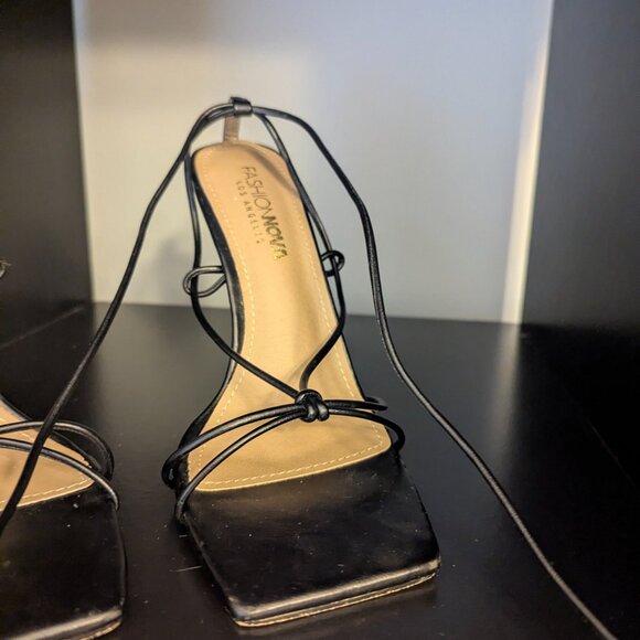 Fashion Nova black and gold heels - 6.5 - Picture 5 of 8